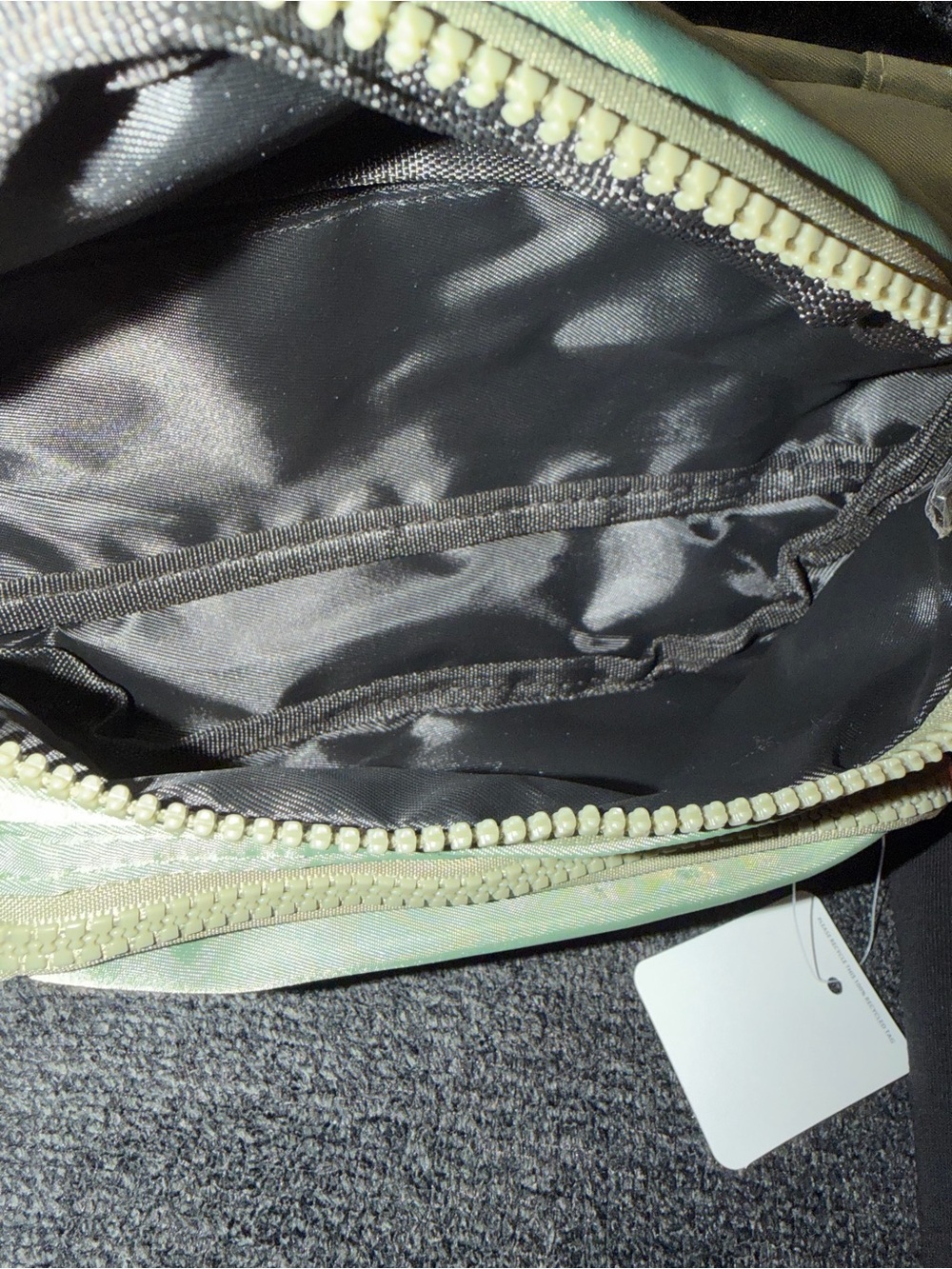 ALO Yoga Light Sage Green Fanny Belt Bag - Picture 10 of 10
